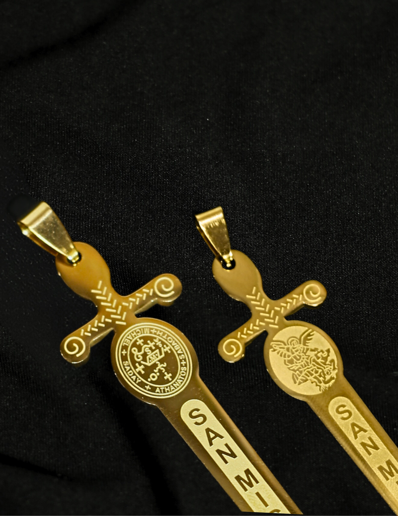 Espada de San Miguel en Acero Dorada 7cm