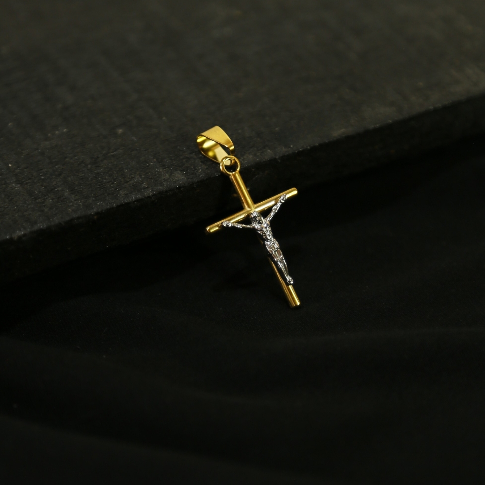 Cruz en Acero Dorada 34*22mm